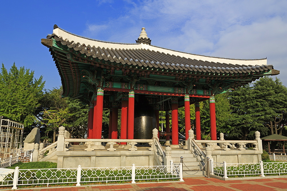 Citizen's Bell Pavillion, Yongdusan Park, Busan, South Korea, Asia