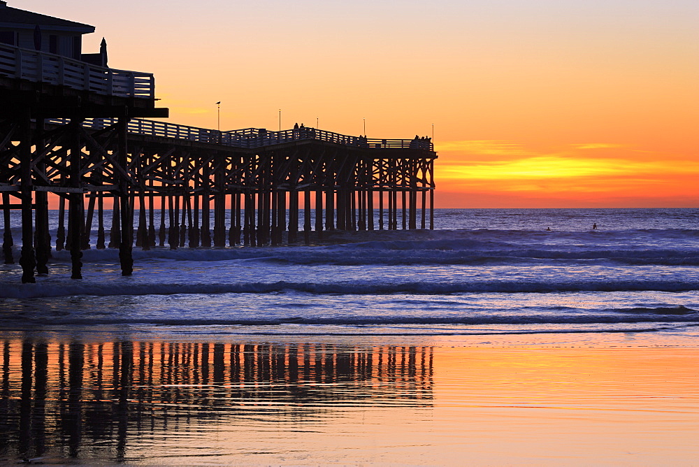 Crystal Pier, Pacific Beach, San Diego, California, United States of America, North America