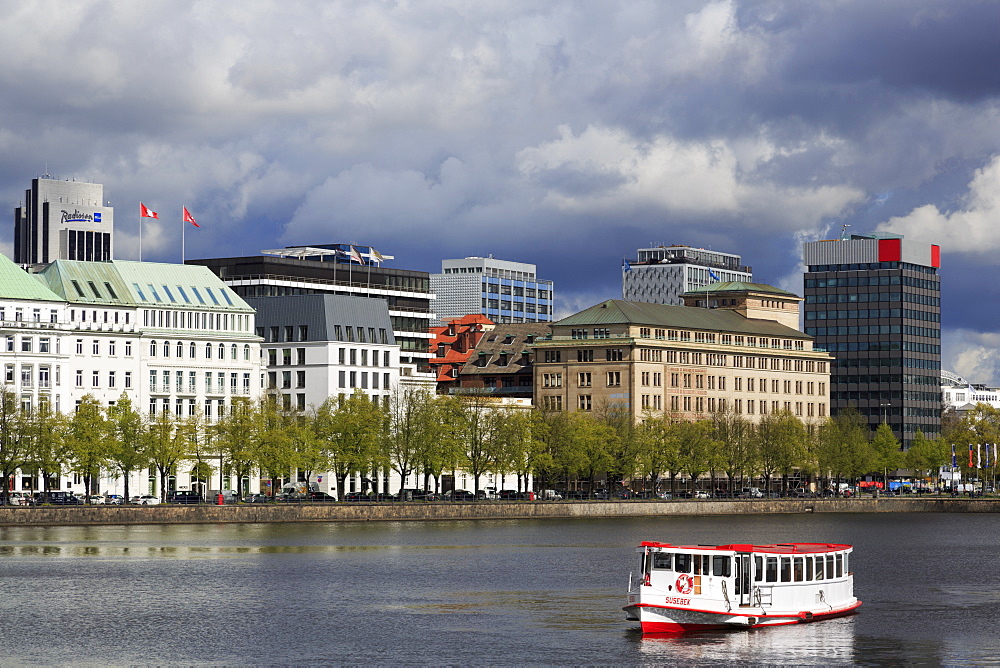 Binnenalster Lake, Hamburg, Germany, Europe