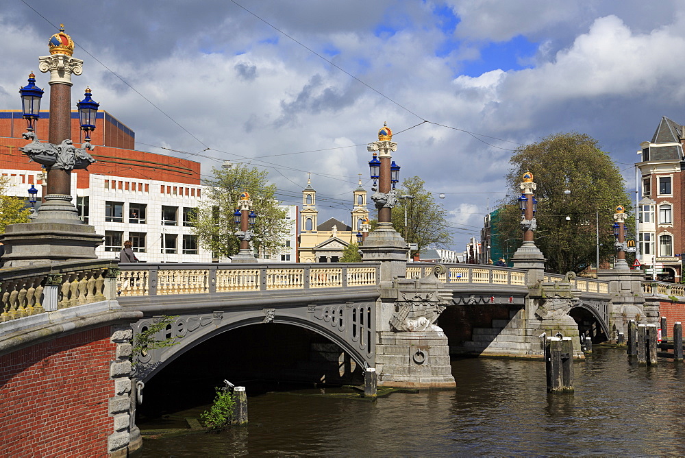 Blauwbrug Bridge, Amsterdam, North Holland, Netherlands, Europe