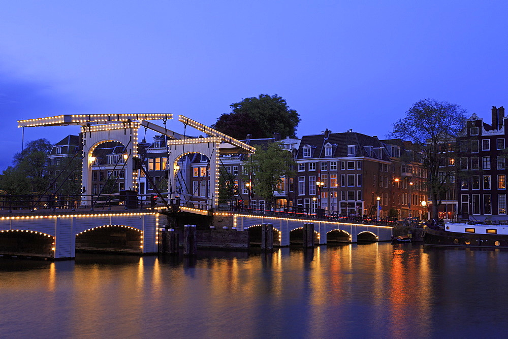 Magere Brug (Skinny Bridge), Amsterdam, North Holland, Netherlands, Europe