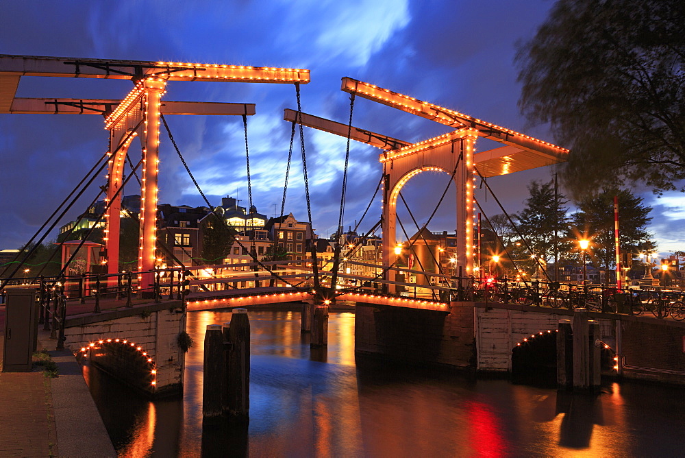 Walter Suskindbrug Bridge, Amsterdam, North Holland, Netherlands, EuropeWalter Suskindbrug Bridge, Amsterdam, North Holland, Netherlands, Europe