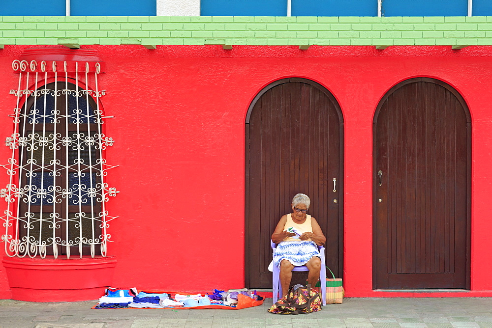 Street vendor, Corinto City, Chinandega Province, Nicaragua, Central America