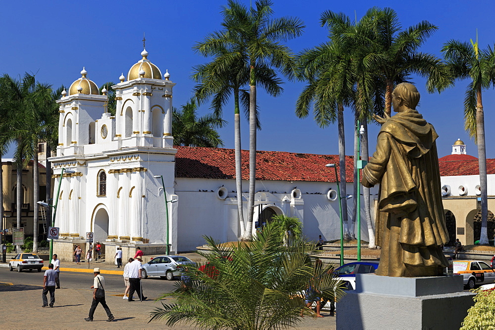 San Agustin Church and Hidalgo statue, Main Square, Tapachula City, State of Chiapas, Mexico, North America