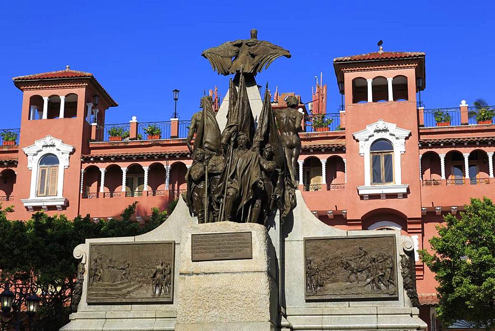 Simon Bolivar Monument and Colombia Hotel, Old Town, Panama City, Panama, Central America