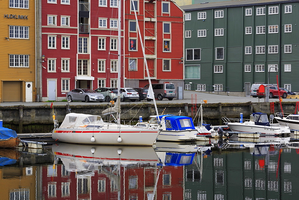 Forsenkaia Bryggene and Nidelva River, Trondheim City, Trondelag County, Norway, Scandinavia, Europe