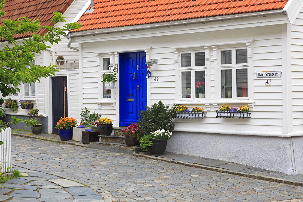 Blue door, Gamle (Old Town) District, Stavanger City, Rogaland County, Norway, Scandinavia, Europe