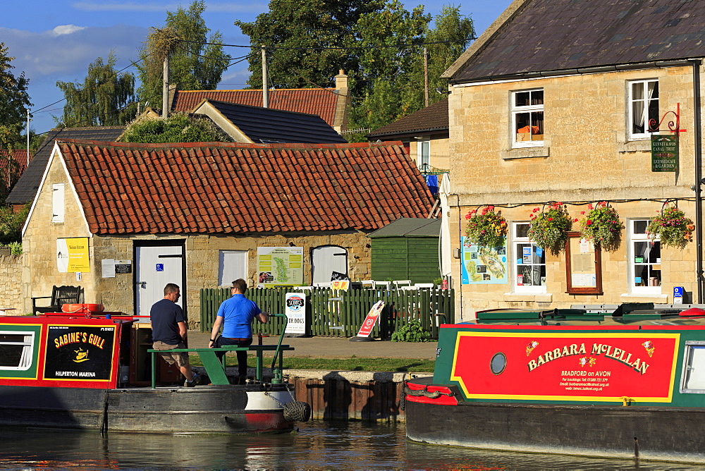 Barges, Kennet and Avon Canal, Bradford on Avon, Wiltshire, England, United Kingdom, Euruope