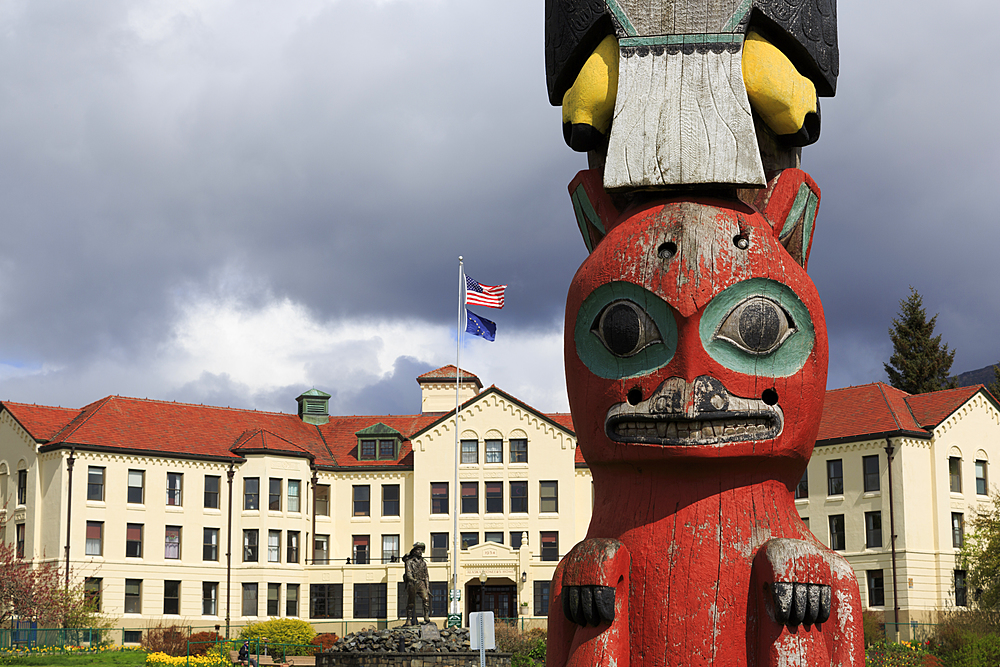 Baranov Totem Pole and Pioneer House, Sitka, Alaska, United States of America, North America