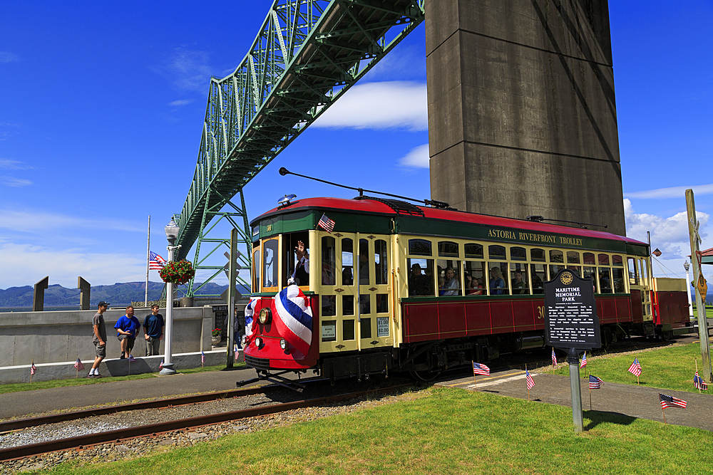 Maritime Memorial Park, Astoria, Oregon, United States of America, North America