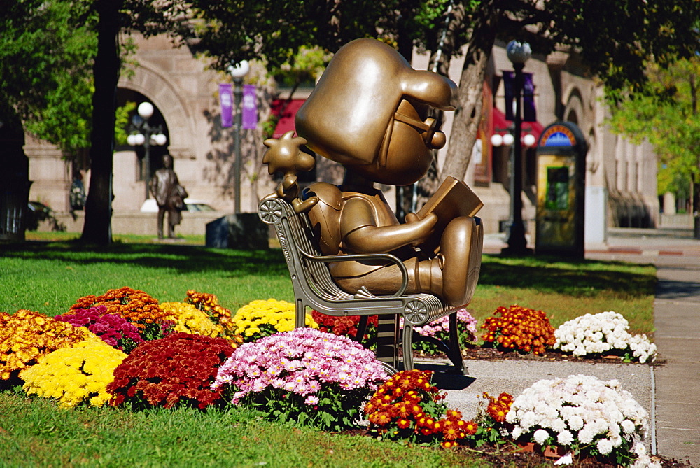 Peanuts comic strip sculptures, Rice Park, St. Paul, Minnesota, United States of America, North America