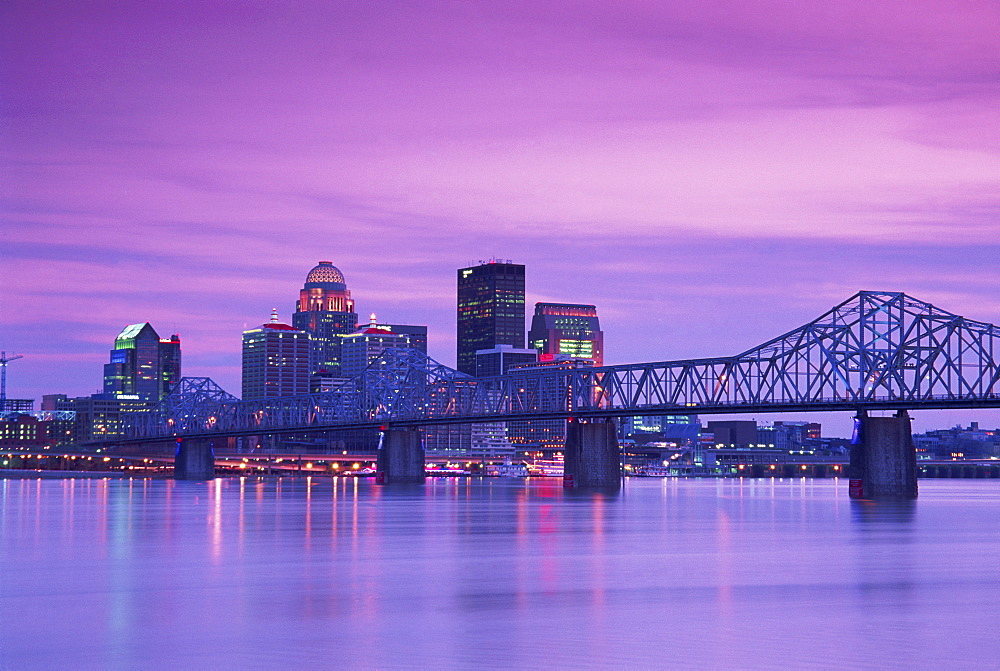 Second Street Bridge and city skyline, Louisville, Kentucky, United States of America, North America