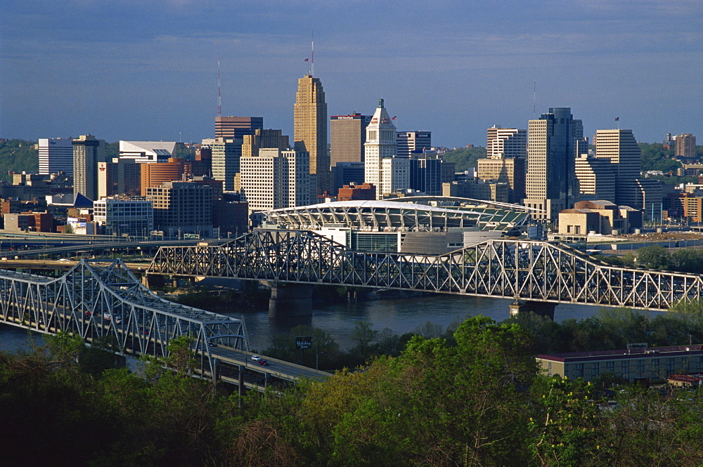 City skyline and Ohio River, Cincinnati, Ohio, United States of America, North America