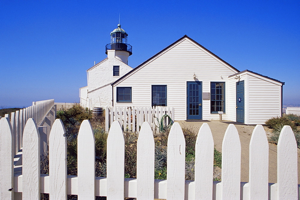 Old Point Loma light and keeper's house, Cabrillo National Monument, San Diego, California, United States of America, North America