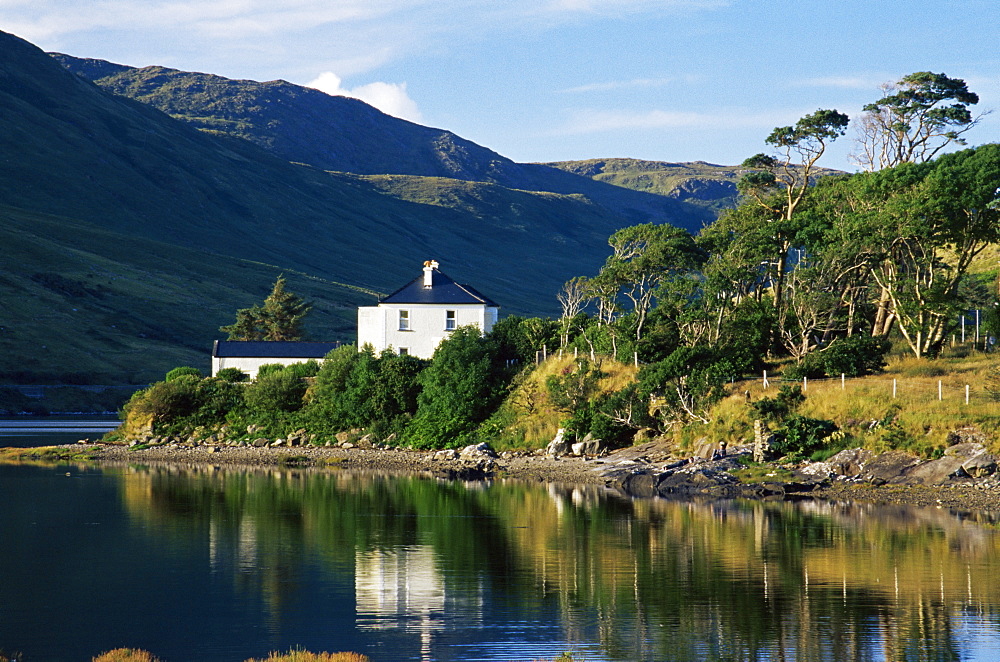 Leenane Village, Killary Harbour, County Mayo, Republic of Ireland, Europe