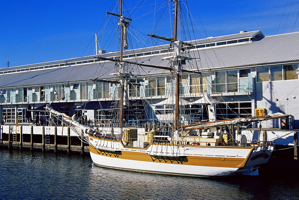 Sailing ship, Elizabeth Pier, Hobart, Tasmania, Australia, Pacific