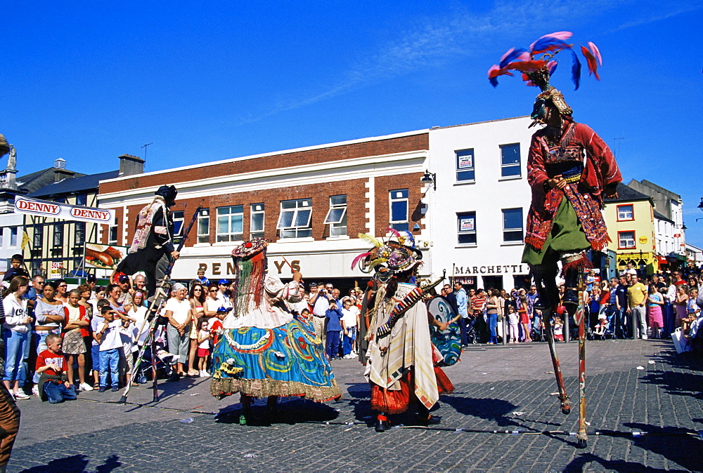 Teatro due Mondi, annual Spraoi Street Festival, City of Waterford, County Waterford, Munster, Republic of Ireland, Europe