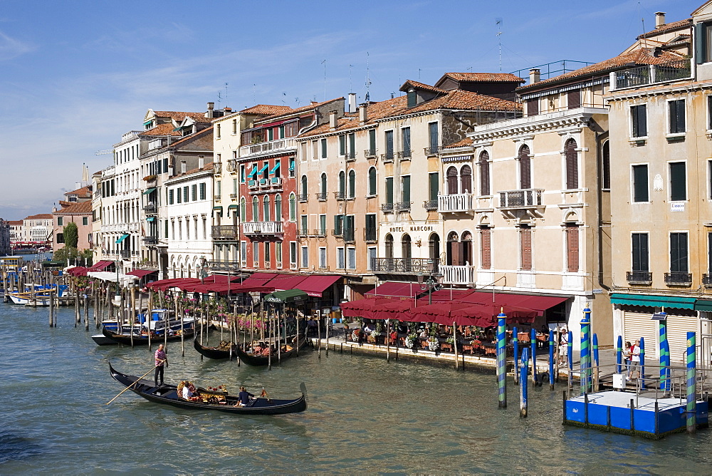 View of the Grand Canal from the Rialto Bridge, Venice, UNESCO World Heritage Site, Veneto, Italy, Europe