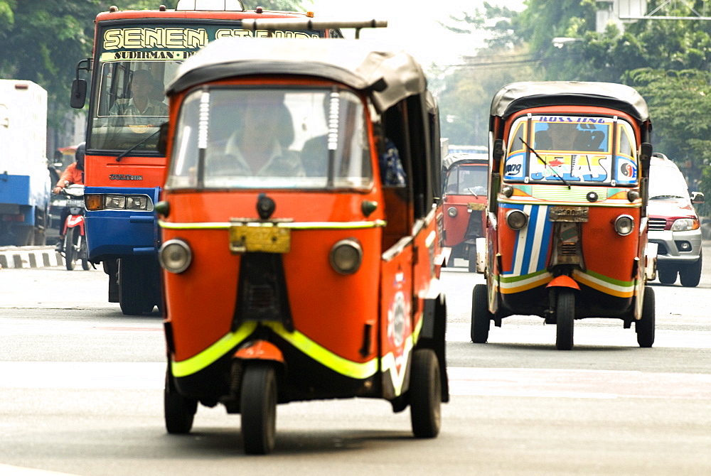 Tuk-tuk (Bajaj), Jakarta, Indonesia, Southeast Asia, Asia