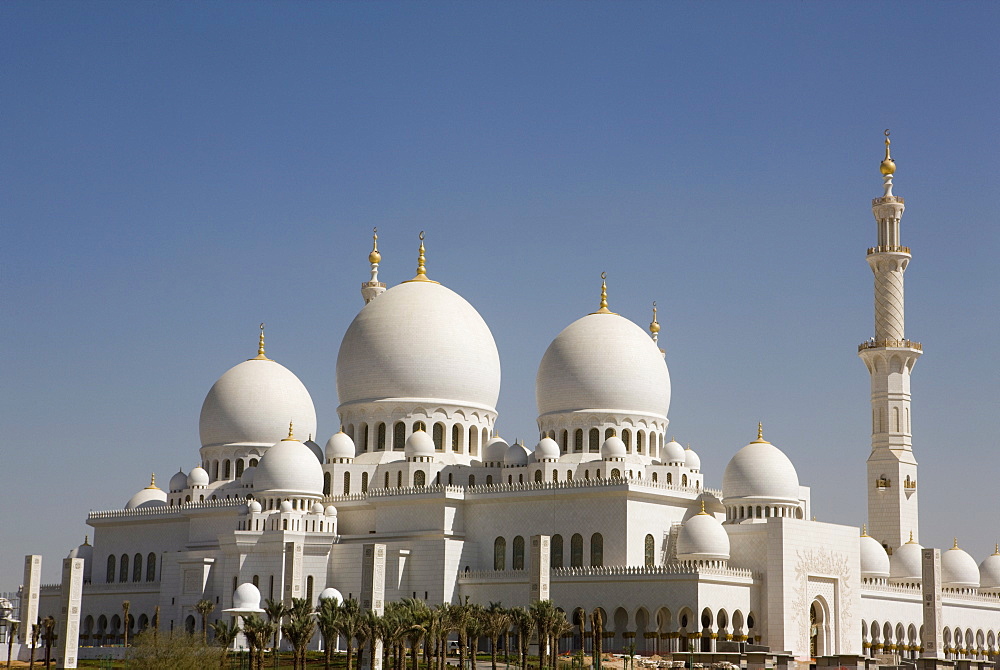 Domes and minaret of the new Sheikh Zayed Bin Sultan Al Nahyan Mosque, Grand Mosque, Abu Dhabi, United Arab Emirates, Middle East