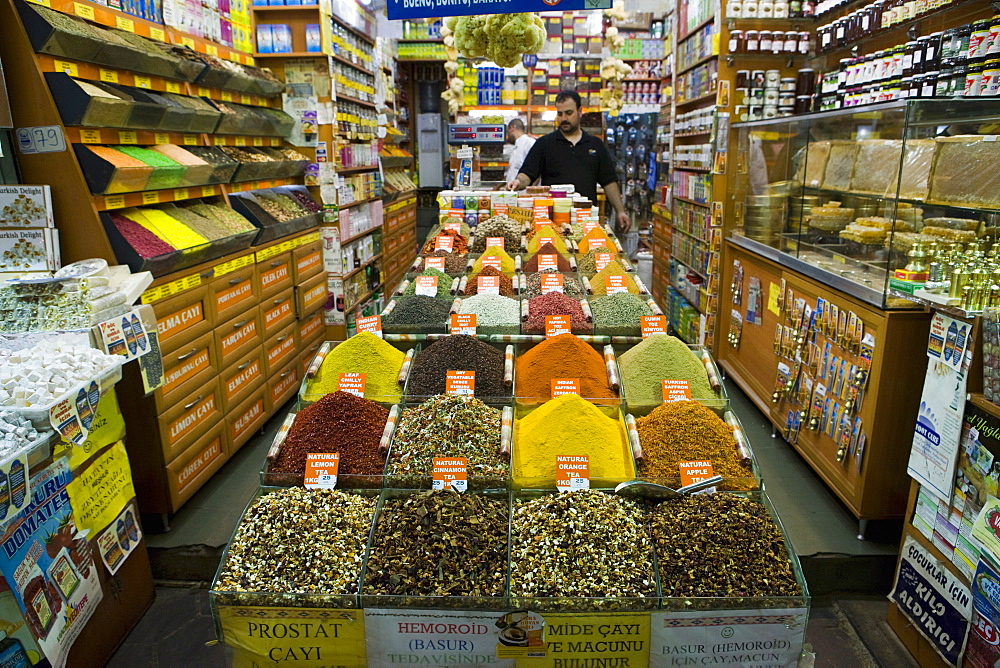 Spice shop in Spice Bazaar, Istanbul, Turkey, Europe