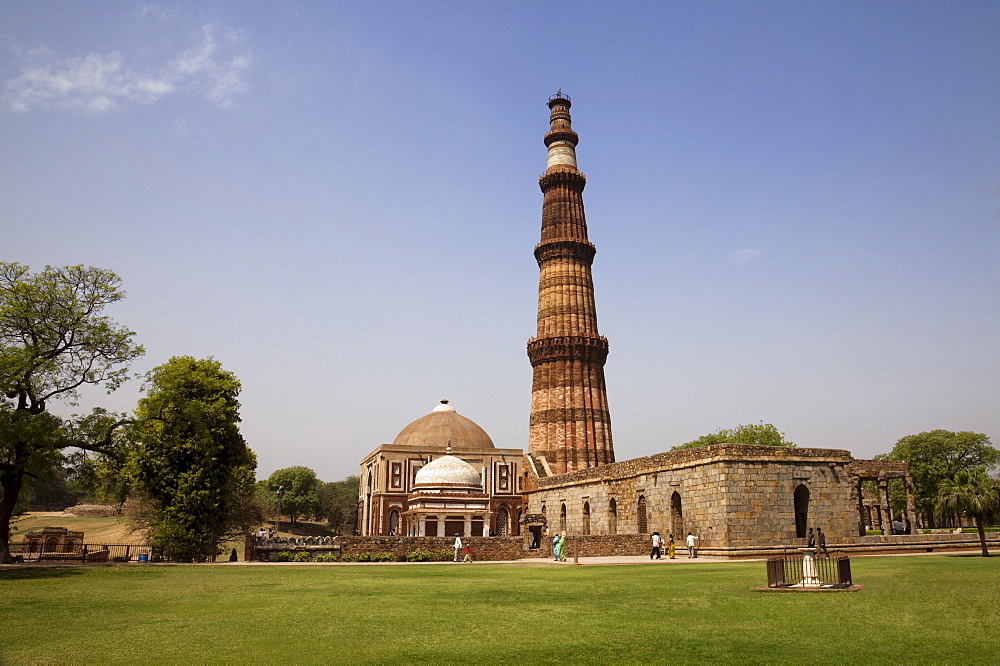 Qutb Minar, Qutb Complex, UNESCO World Heritage Site, Delhi, India, Asia