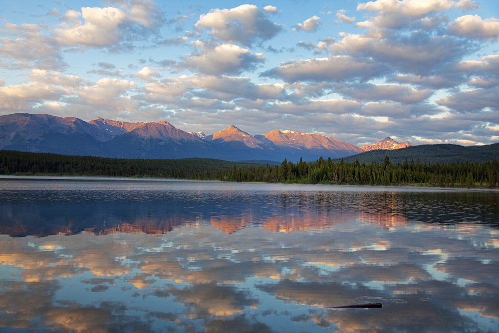 Early morning light at Pyramid Lake, Jasper National Park, UNESCO World Heritage Site, British Columbia, Rocky Mountains, Canada, North America