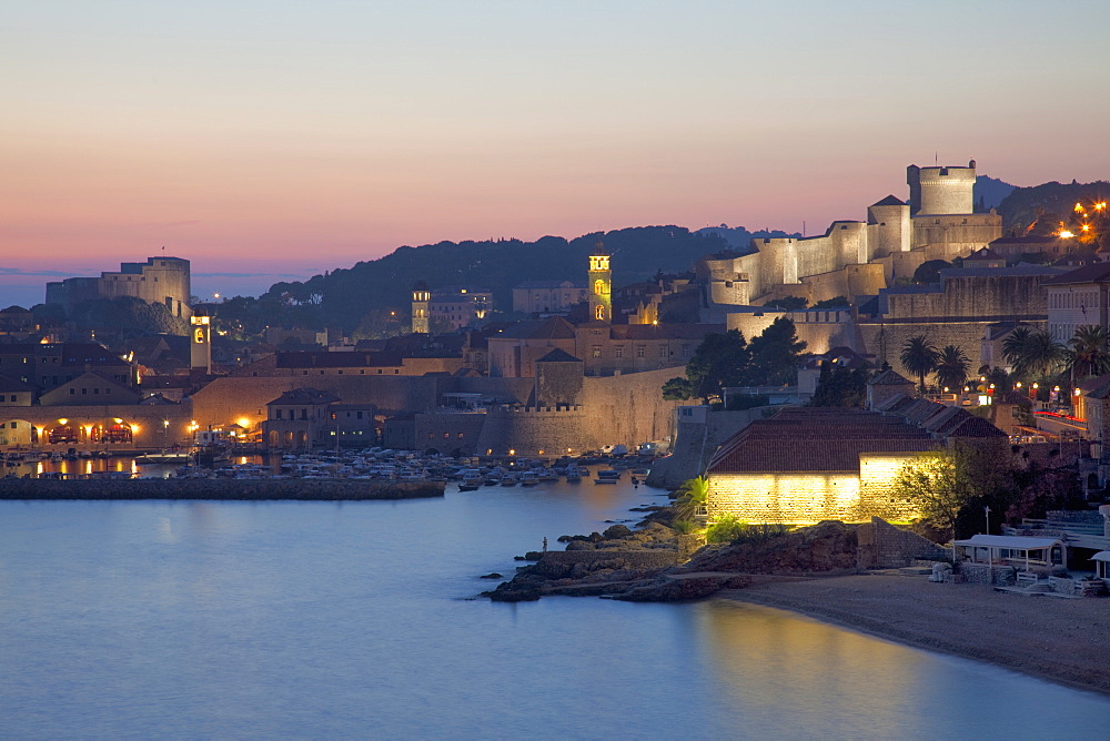 View of Old Town in the early evening, UNESCO World Heritage Site, Dubrovnik, Croatia, Europe