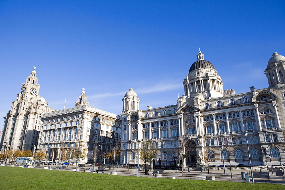 Royal Liver Building, Cunard Building, Mersey Docks and Harbour Board, the Three Graces, Liverpool, Merseyside, England, United Kingdom, Europe