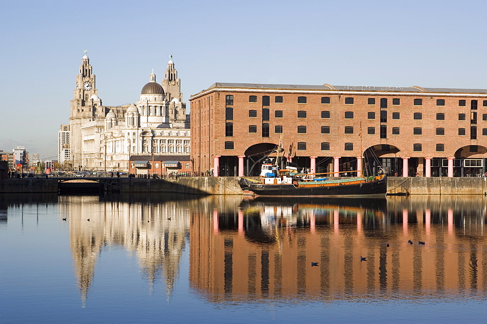 Albert Docks, Royal Liver Building, Cunard Building, Mersey Docks and Harbour Board, the Three Graces, Liverpool, Merseyside, England, United Kingdom, Europe