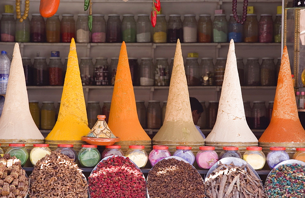 Spice stall in the souk, Medina, Marrakech, Morocco, North Africa, Africa