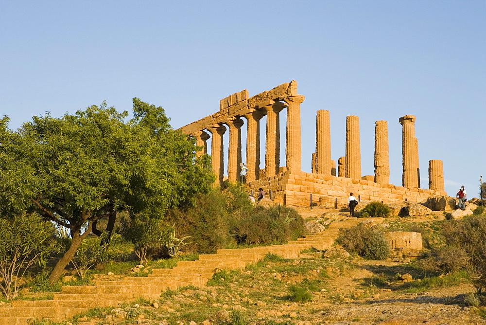 Temple of Hera, Valley of the Temples (Valle dei Templi), Agrigento, UNESCO World Heritage Site, Sicily, Italy, Europe