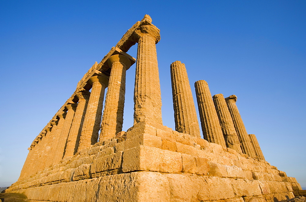 Temple of Hera, Valley of the Temples (Valle dei Templi), Agrigento, UNESCO World Heritage Site, Sicily, Italy, Europe