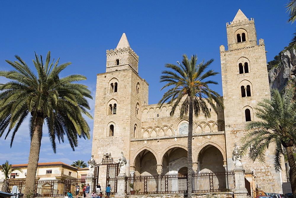 Cathedral, Piazza Duomo, Cefalu, Sicily, Italy, Europe