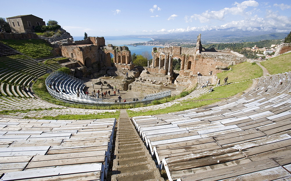 Greek theatre, view of Mount Etna, Taormina, Sicily, Italy, Europe