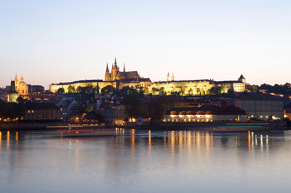 Evening, St. Vitus's Cathedral, Royal Palace, Castle and River Vltava, Prague, Czech Republic, Europe