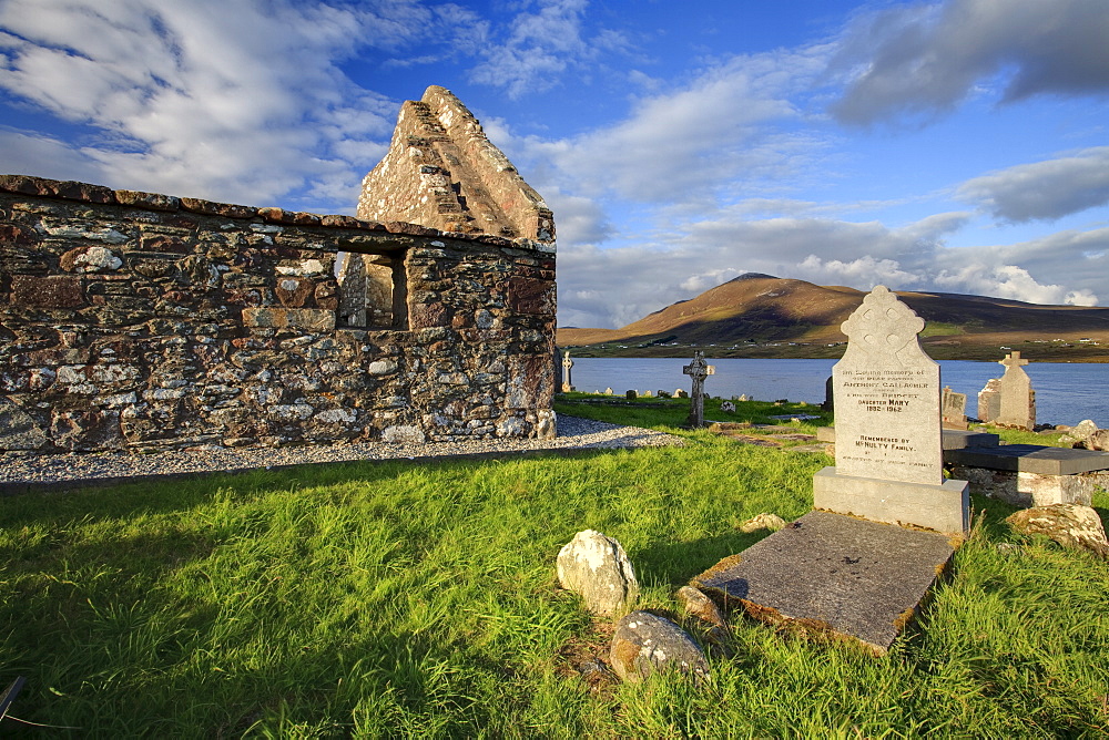 Churchyard, Achill Island, off the coast of County Mayo, Republic of Ireland, Europe