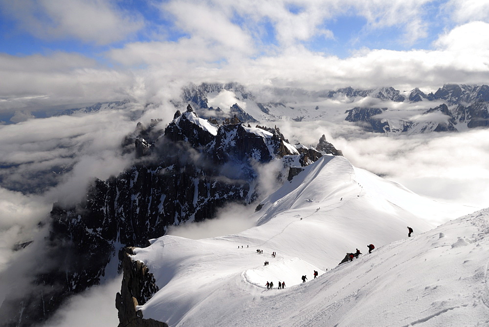 Mountaineers and climbers, Mont Blanc range, French Alps, France, Europe