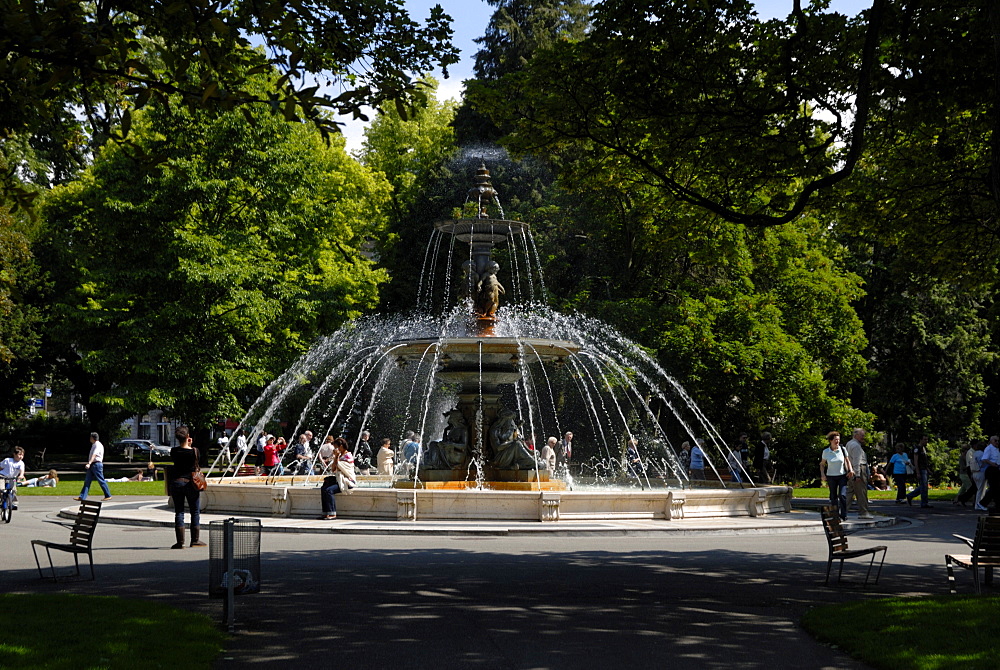 Fountain, Jardin Anglais, Geneva, Switzerland, Europe