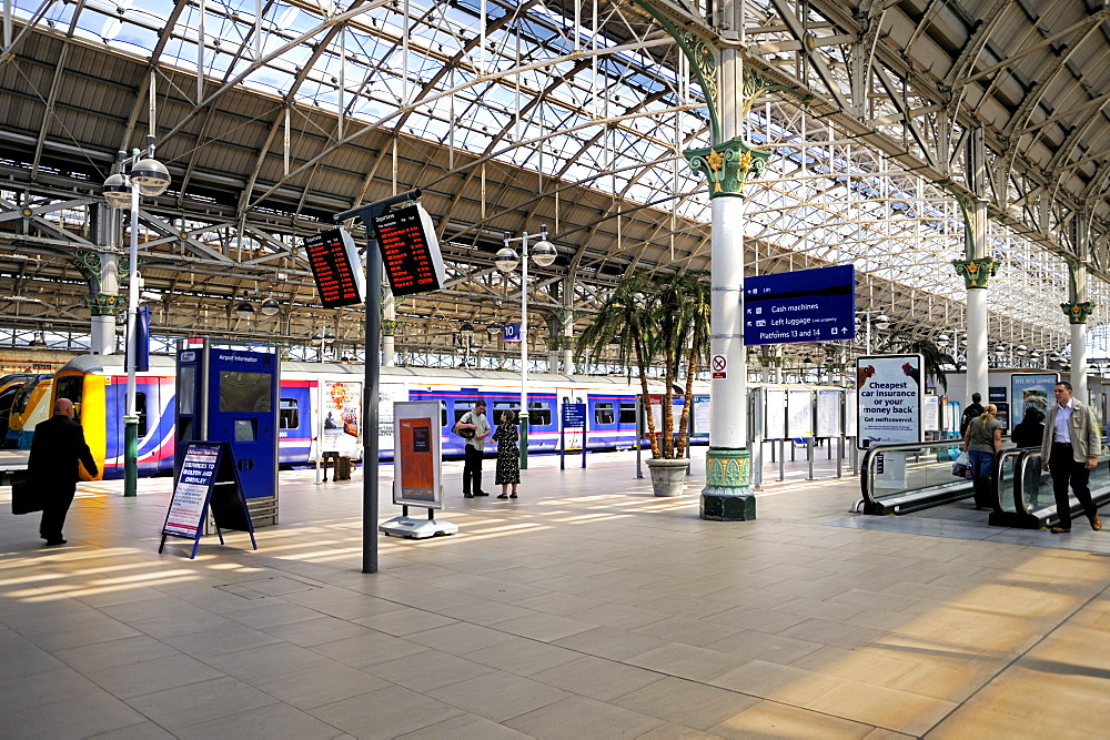 Piccadilly Railway Station, Manchester, England, United Kingdom, Europe