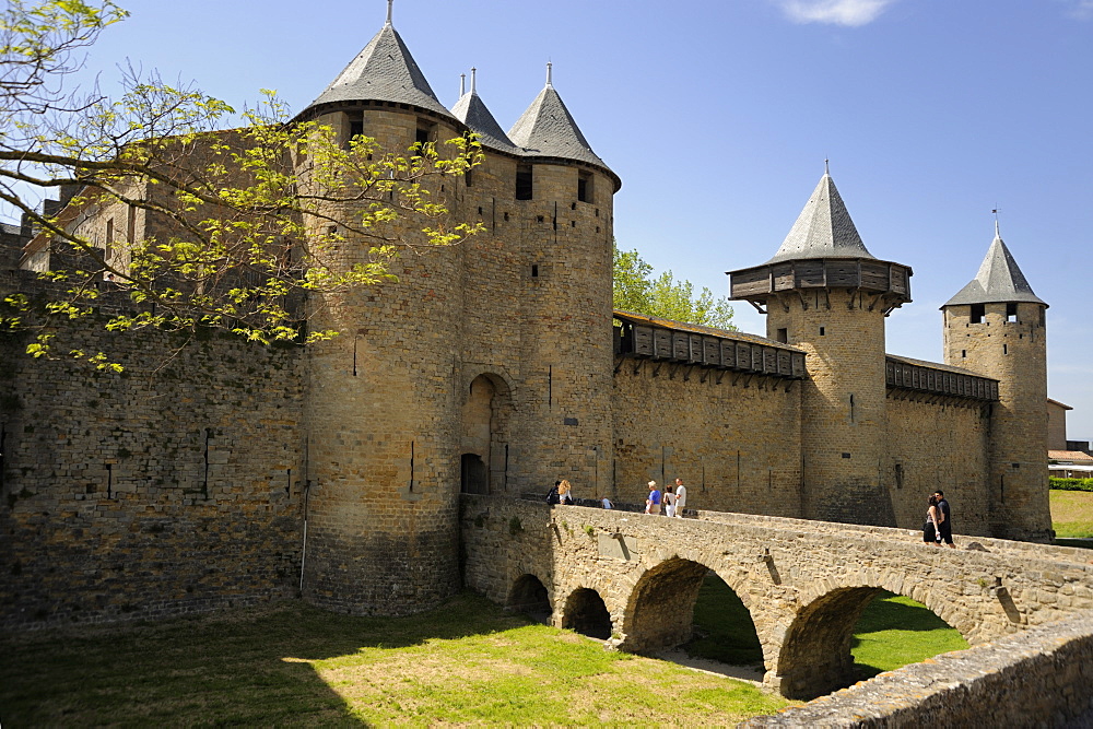 Entrance to Chateau Comtal in the walled and turreted fortress of La Cite, Carcassonne, UNESCO World Heritage Site, Languedoc, France, Europe