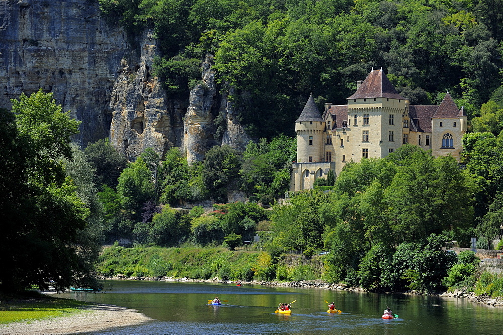 Chateau de la Malartrie, on the River Dordogne, La Roque-Gageac, Dordogne, France, Europe