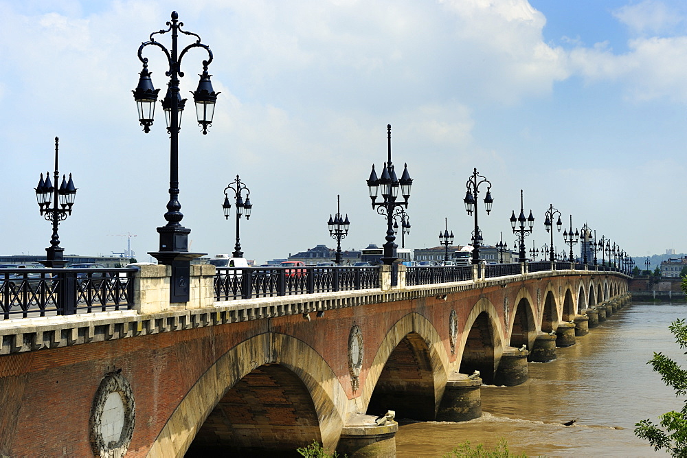 Pont de Pierre on the Garonne river, Bordeaux, UNESCO World Heritage Site, Gironde, Aquitaine, France, Europe