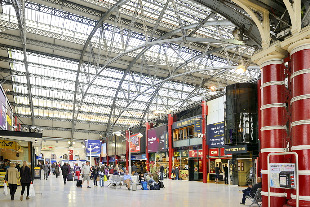 Interior of Lime Street Railway Station, Liverpool, Merseyside, England, United Kingdom, Europe