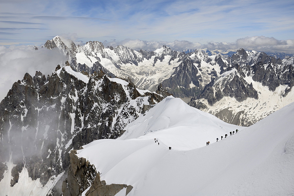 Mountaineers and climbers, Mont Blanc Massif, Aiguille du Midi, Chamonix, Haute Savoie, French Alps, France, Europe