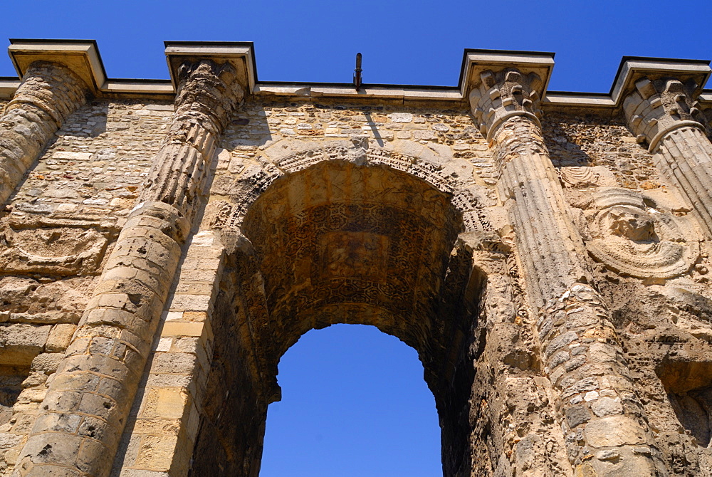 Porte de Mars Roman arch, Reims, Marne, Champagne-Ardenne, France, Europe