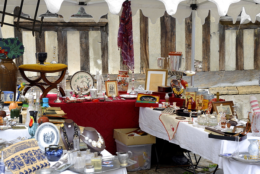 Flea Market, Brocante, Place Saint Catherine, Honfleur, Calvados, Basse Normandie (Normandy), France, Europe