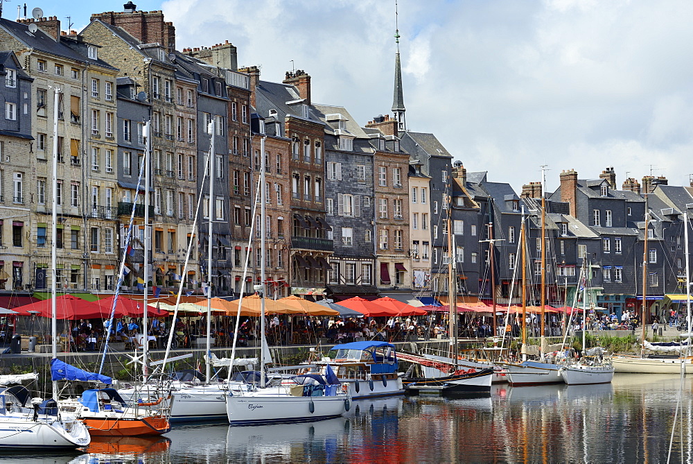 The Vieux Bassin, Old Harbour, St. Catherine's Quay, Honfleur, Calvados, Basse Normandie (Normandy), France, Europe