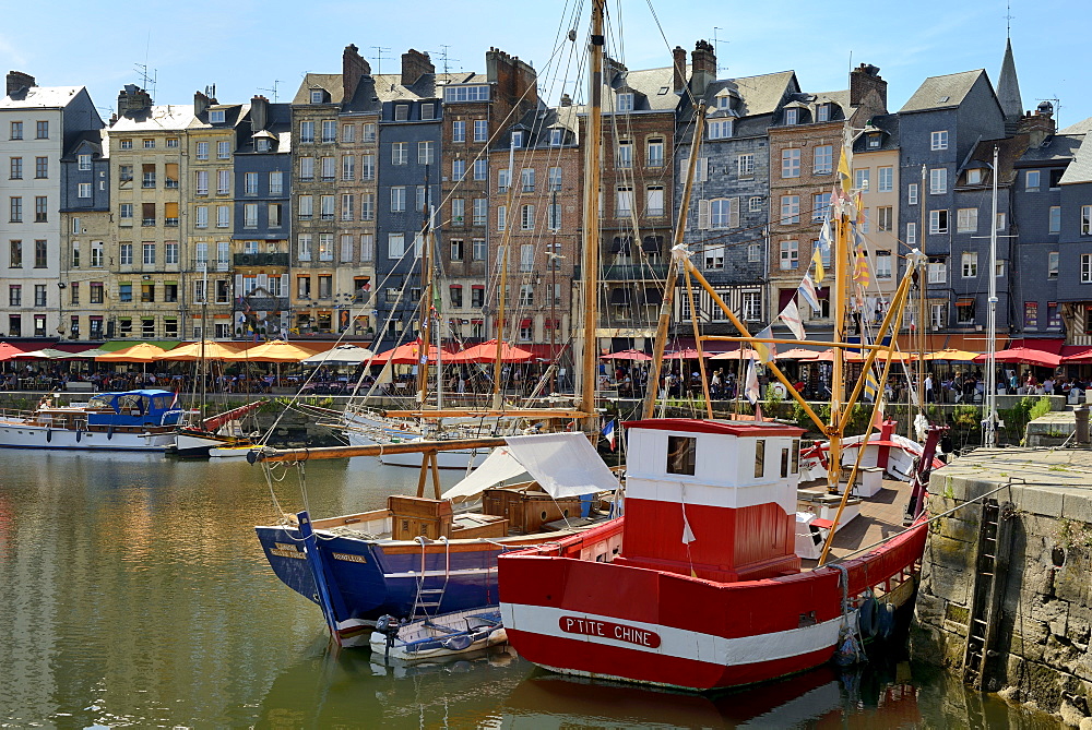 The Vieux Bassin (Old Harbour) and St. Catherine's Quay, Honfleur, Calvados, Basse Normandie (Normandy), France, Europe