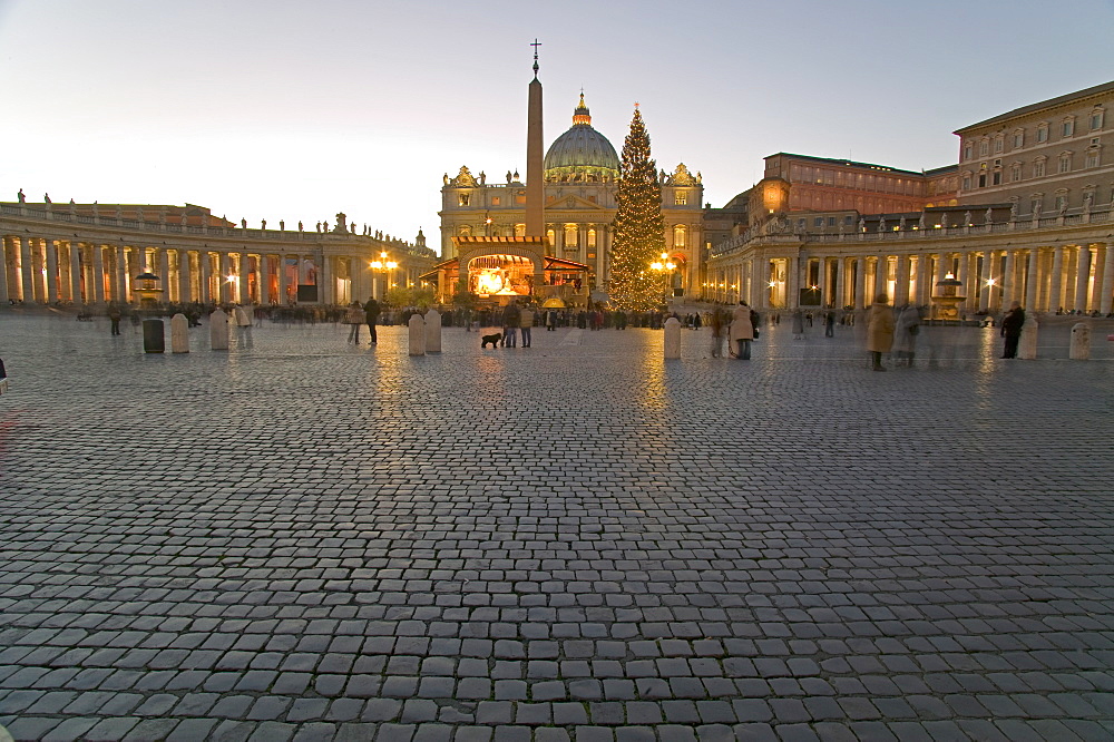 St .Peter's Square at Christmas time, Vatican, Rome, Lazio, Italy, Europe